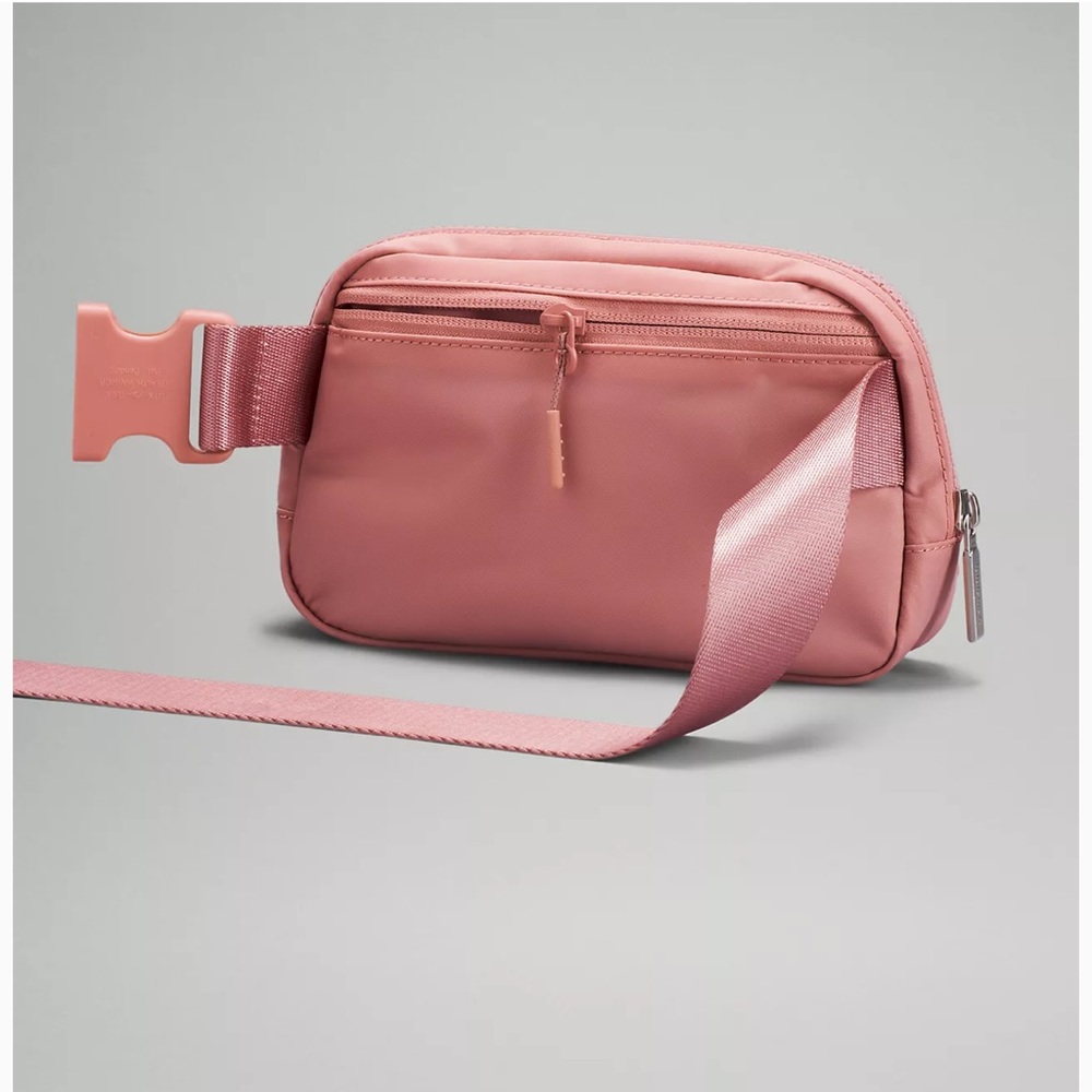 🍋LULULEMON ATHLETICA | Everywhere Belt Bag in Pink Pastel - Picture 4 of 6